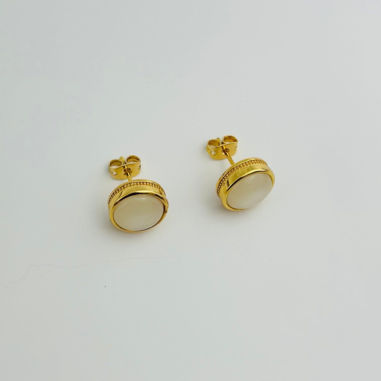 Mary stud earrings