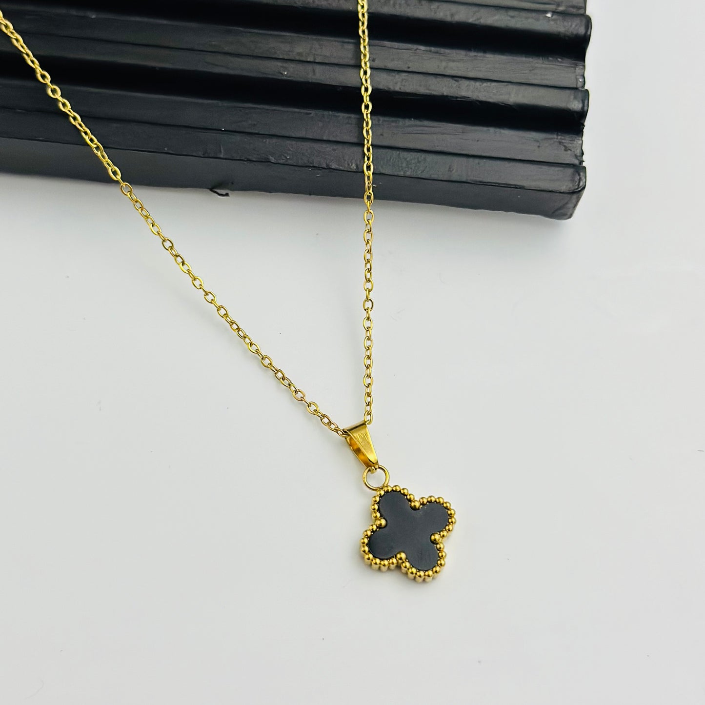 Clover necklace