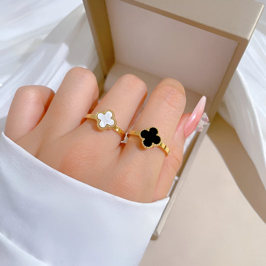 Clover Ring